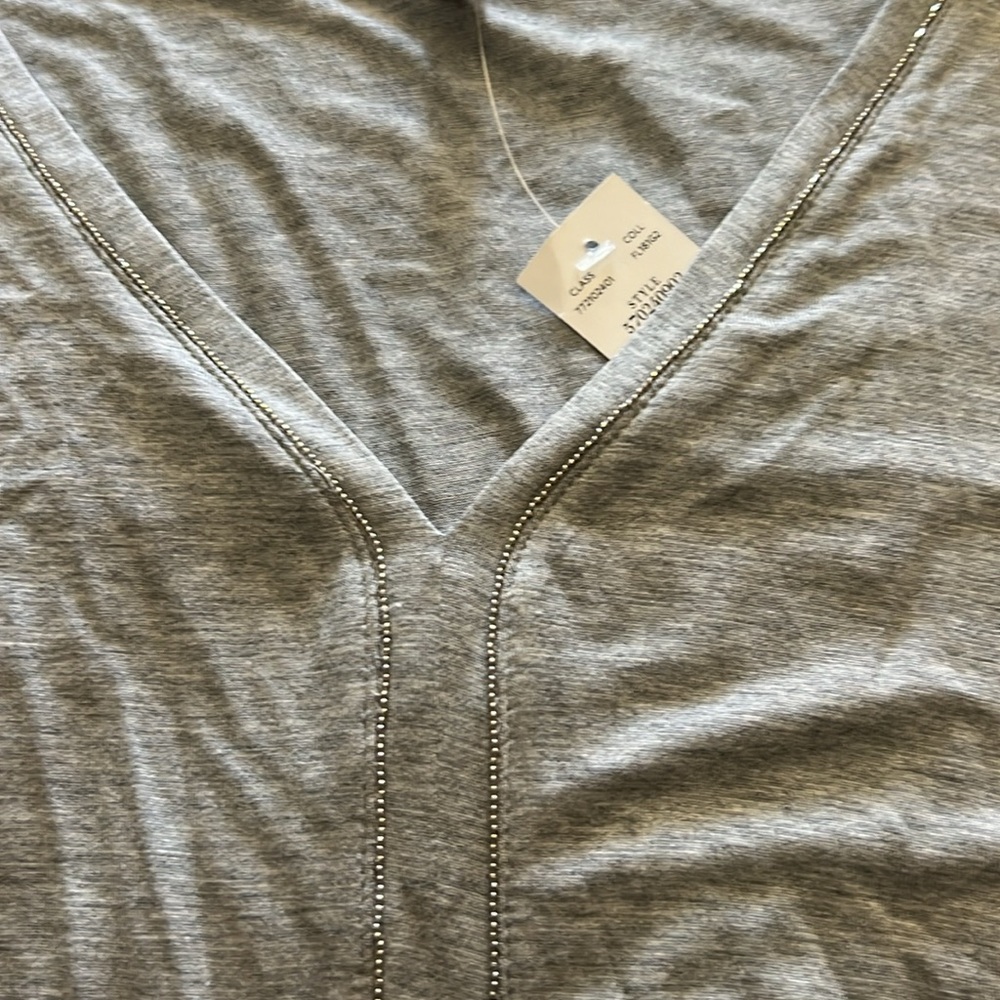 NWT White House Black Market women’s Large long sleeve v-neck solid gray top - Picture 5 of 5